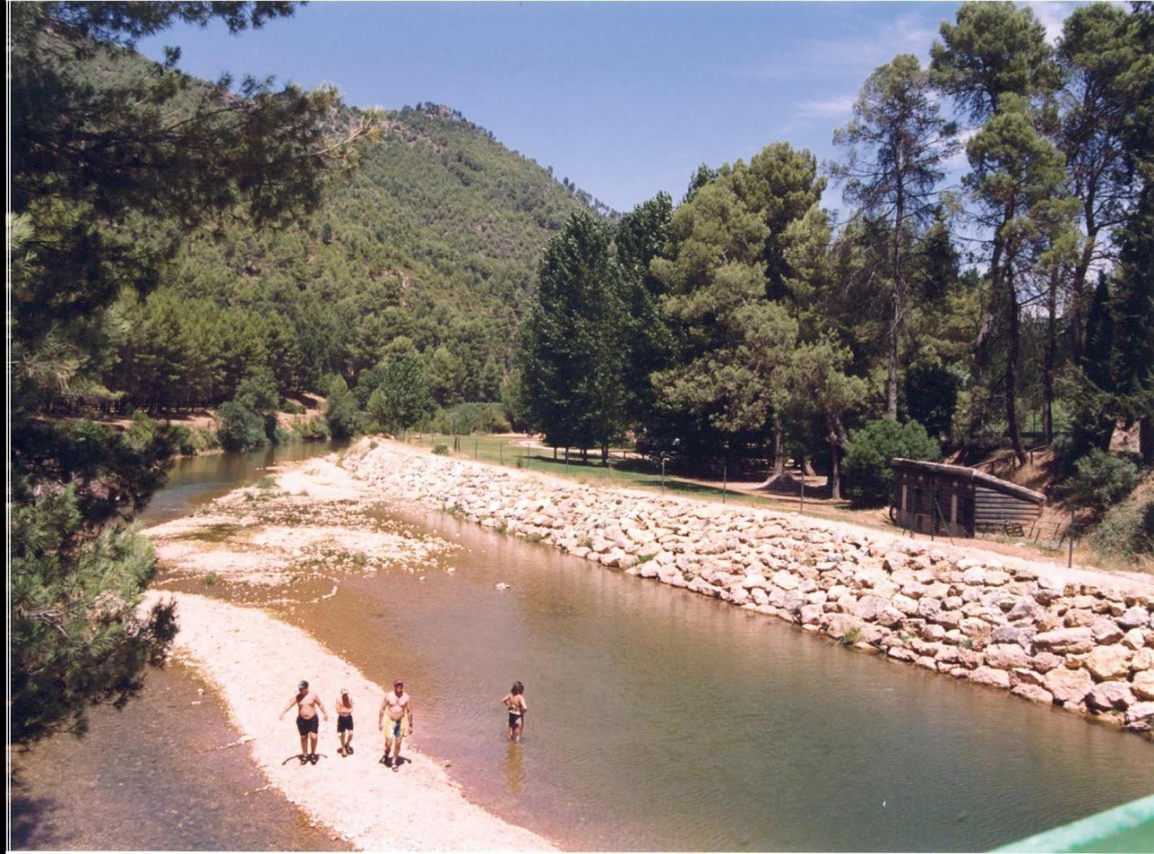 Camping Rural Llanos De Arance Coto Ríos Exterior photo