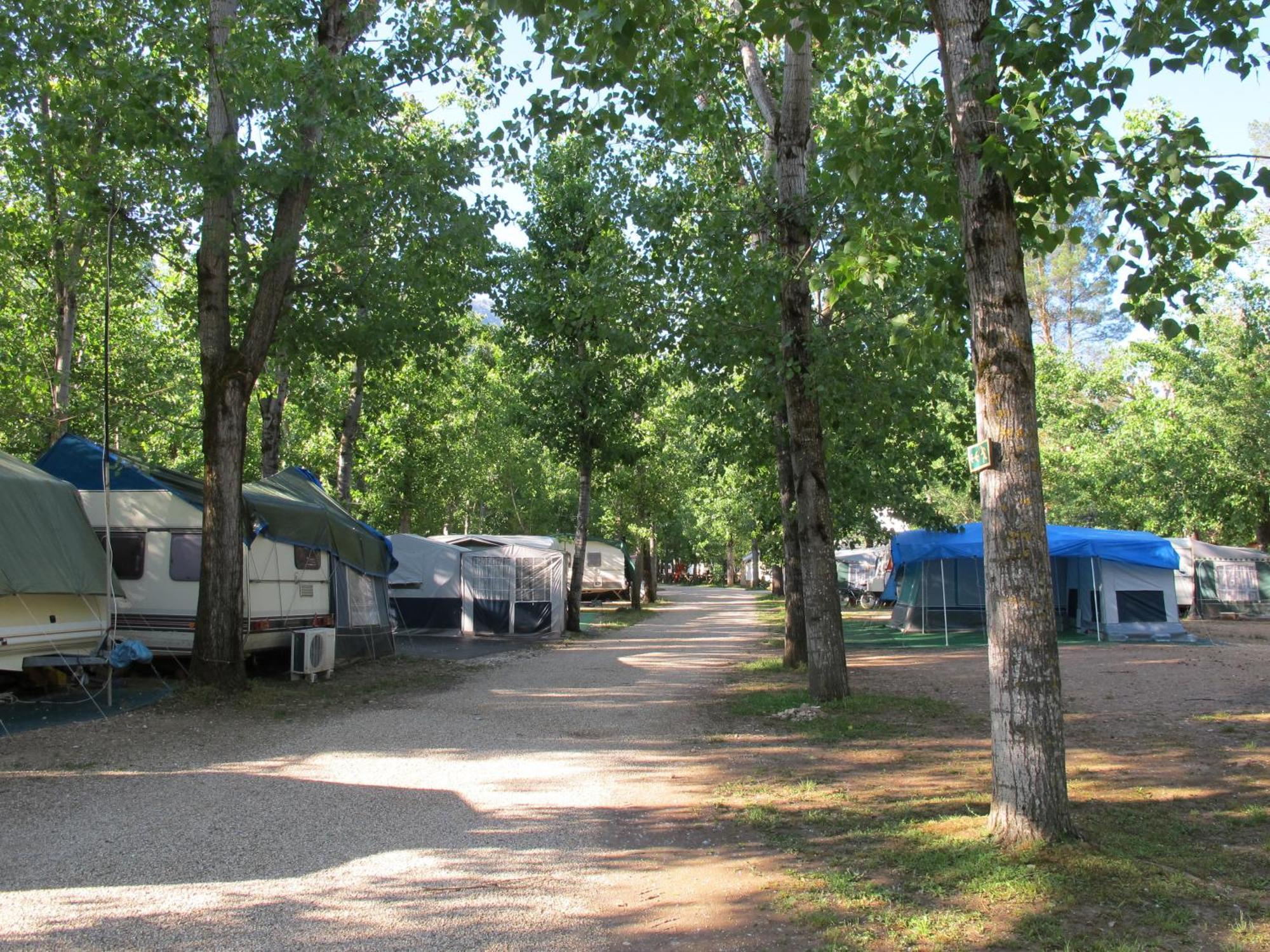 Camping Rural Llanos De Arance Coto Ríos Exterior photo